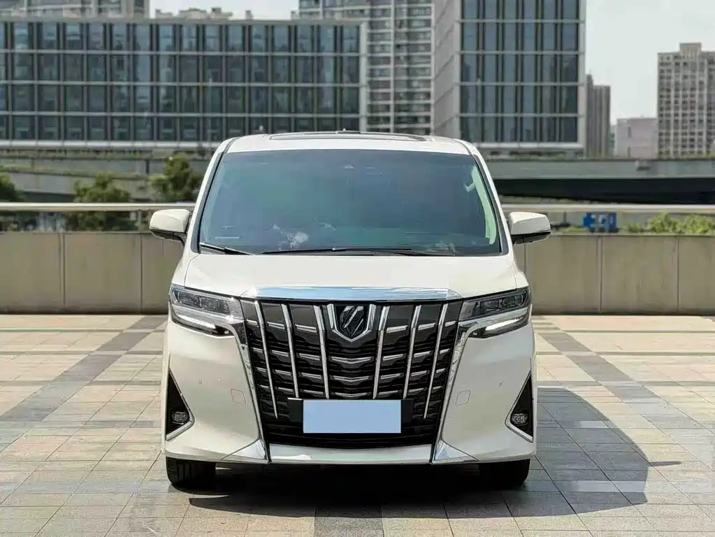Toyota Alphard 2023 — фото 2