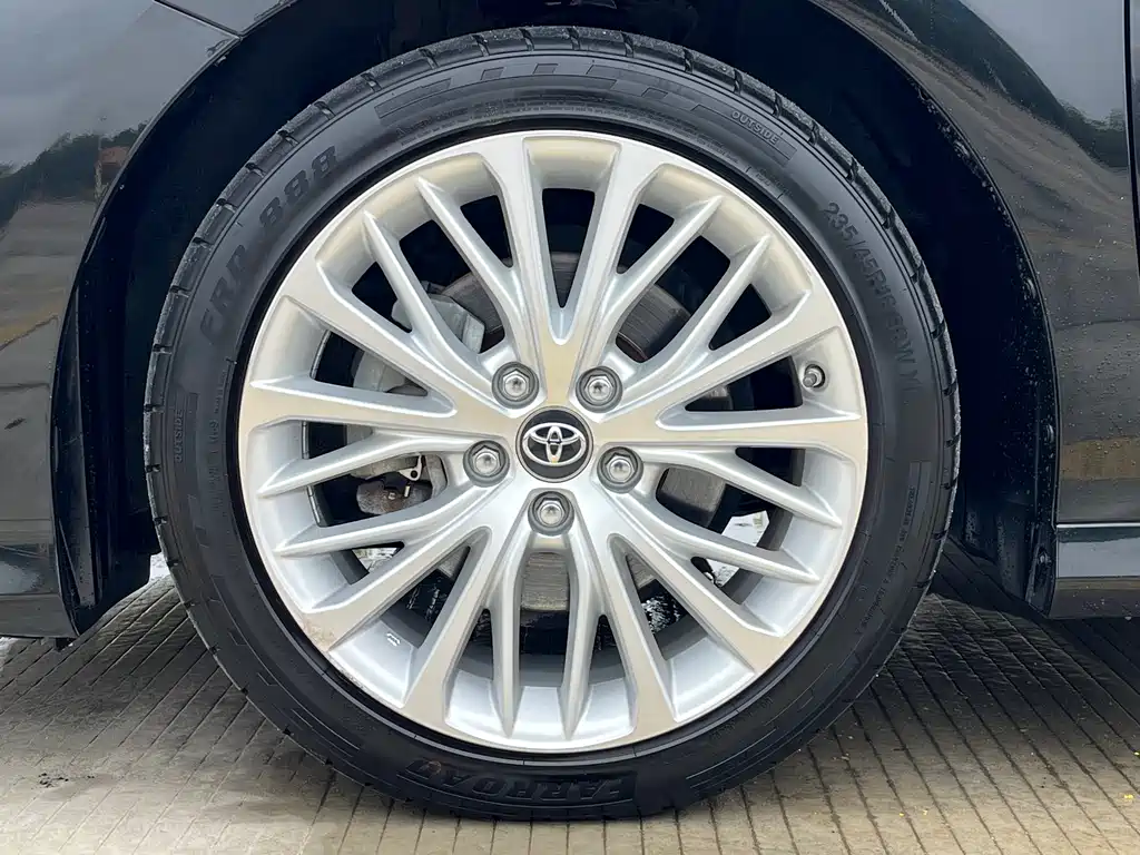 Toyota Camry 2020 — фото 41