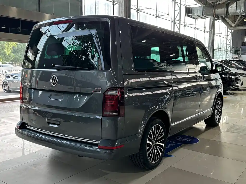 Volkswagen Multivan 2018 — фото 4