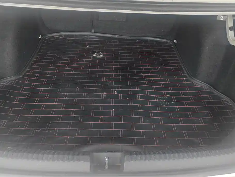 Volkswagen Sagitar 2016