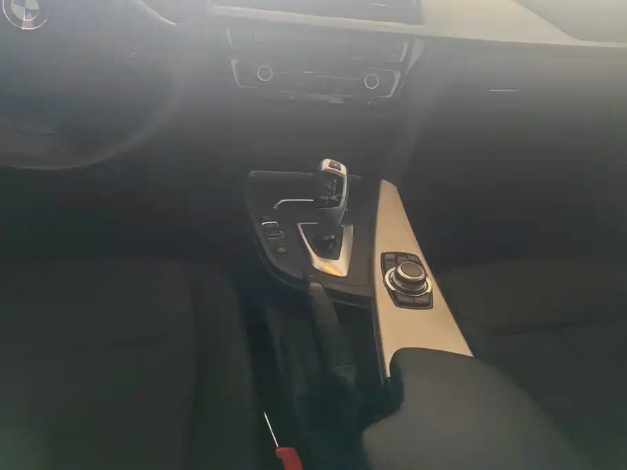 BMW 3 Series 2016 — фото 16