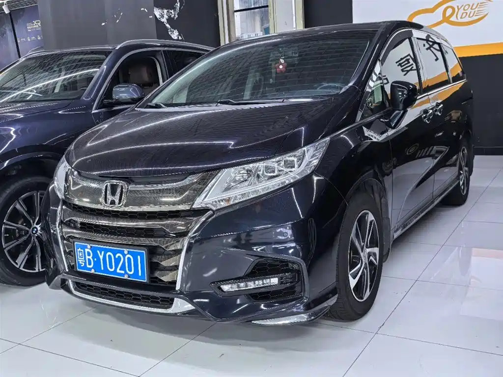 Honda Odyssey 2016 — фото 1
