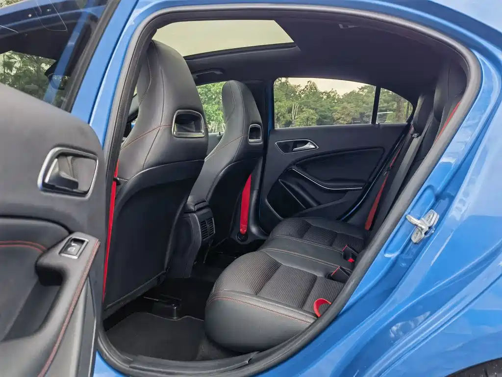 Mercedes-Benz A-Class 2014 — фото 13