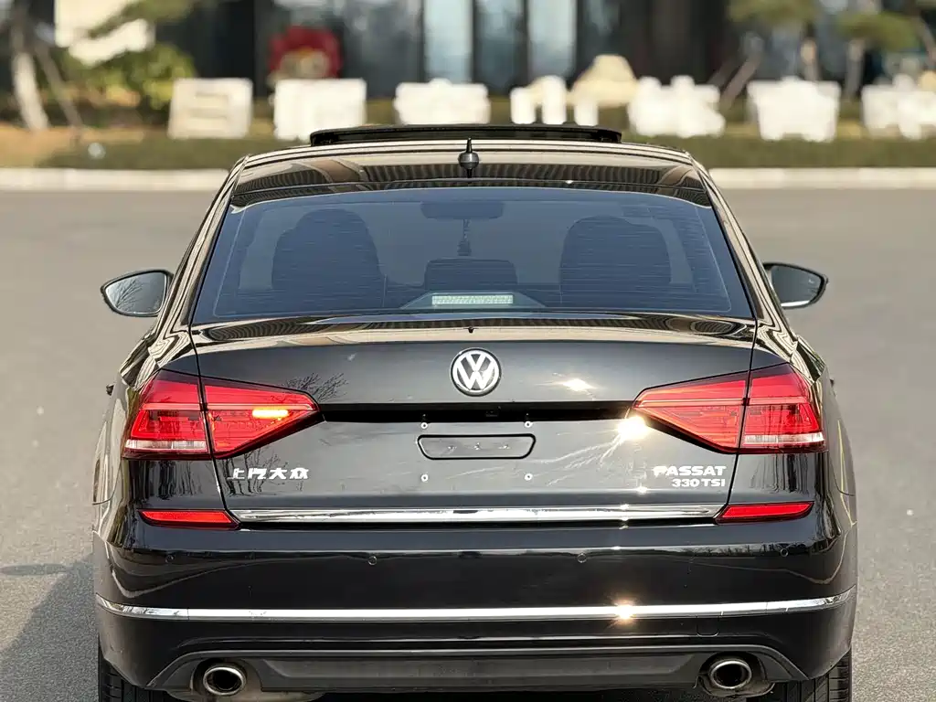 Volkswagen Passat 2016 — фото 19