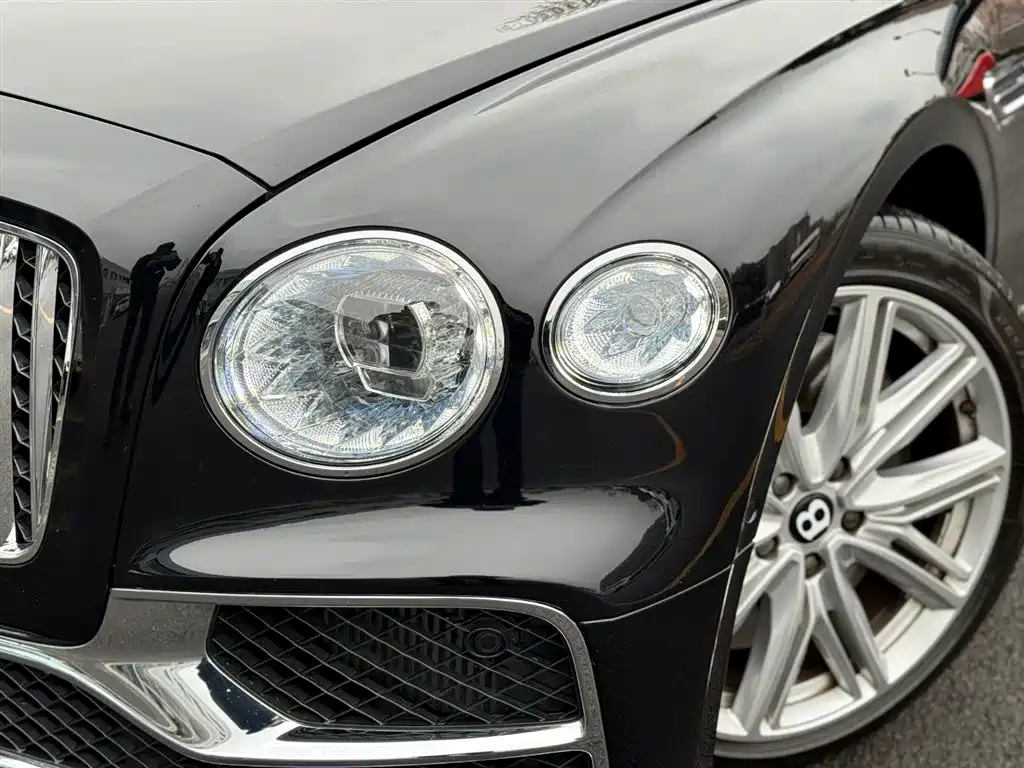 Bentley Flying Spur 2023 — фото 30
