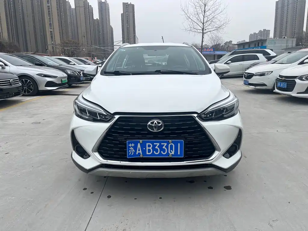 Toyota Yaris L 2023 — фото 2