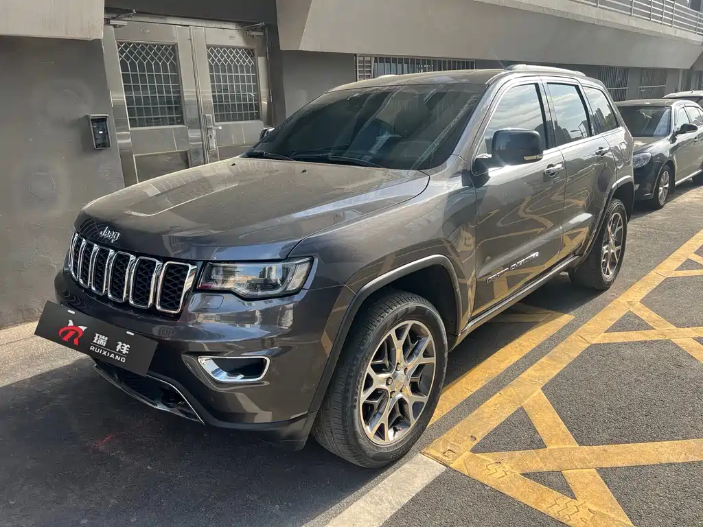 Jeep Grand Cherokee 2022 — фото 3