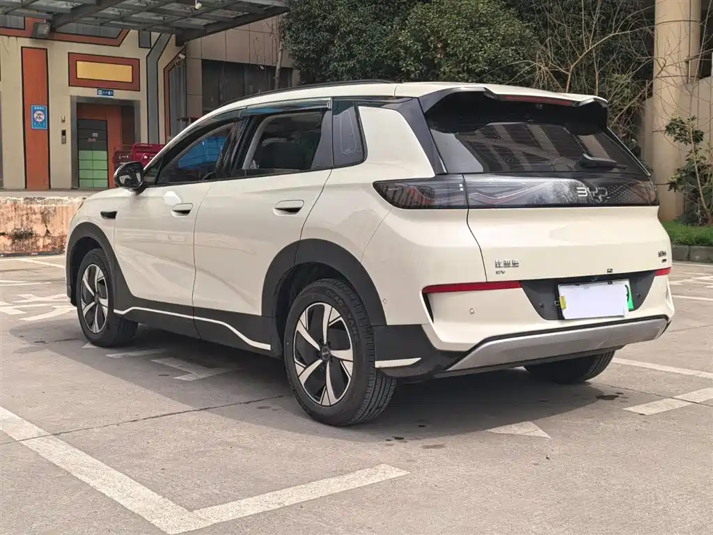 BYD Sealion 05 EV 2025 — фото 16