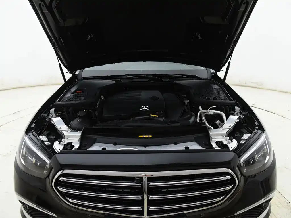 Mercedes-Benz E-Class 2023 — фото 18