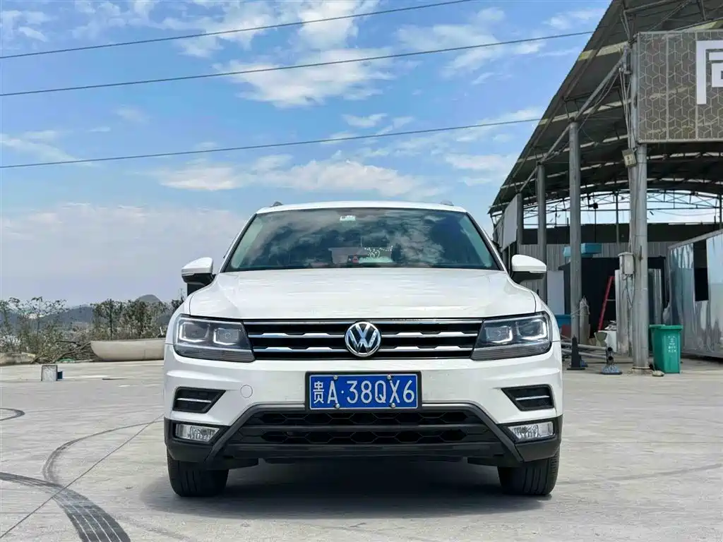 Volkswagen Tiguan L 2017 — фото 2