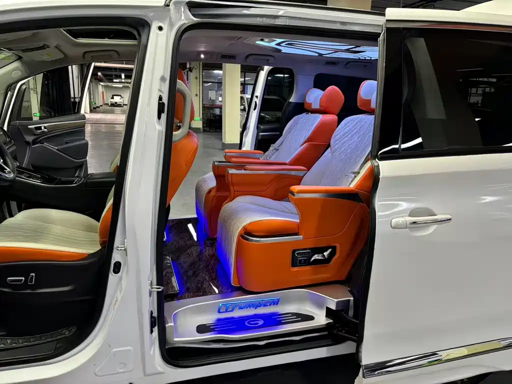 GAC Trumpchi M8 2023 — фото 6