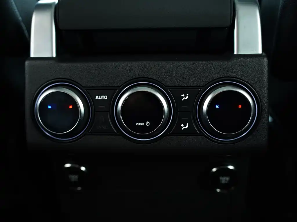 Land Rover Discovery 2020 — фото 13