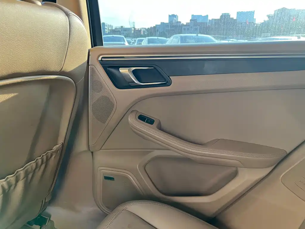 Porsche Macan 2015 — фото 15