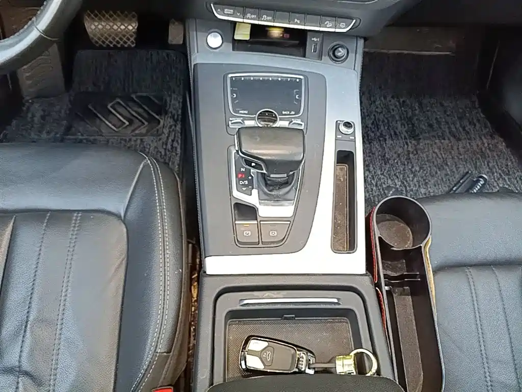 Audi Q5L 2021 — фото 14