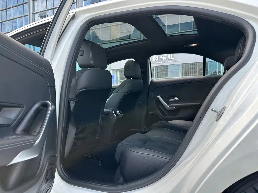 Mercedes-Benz A-Class 2022 — фото 30