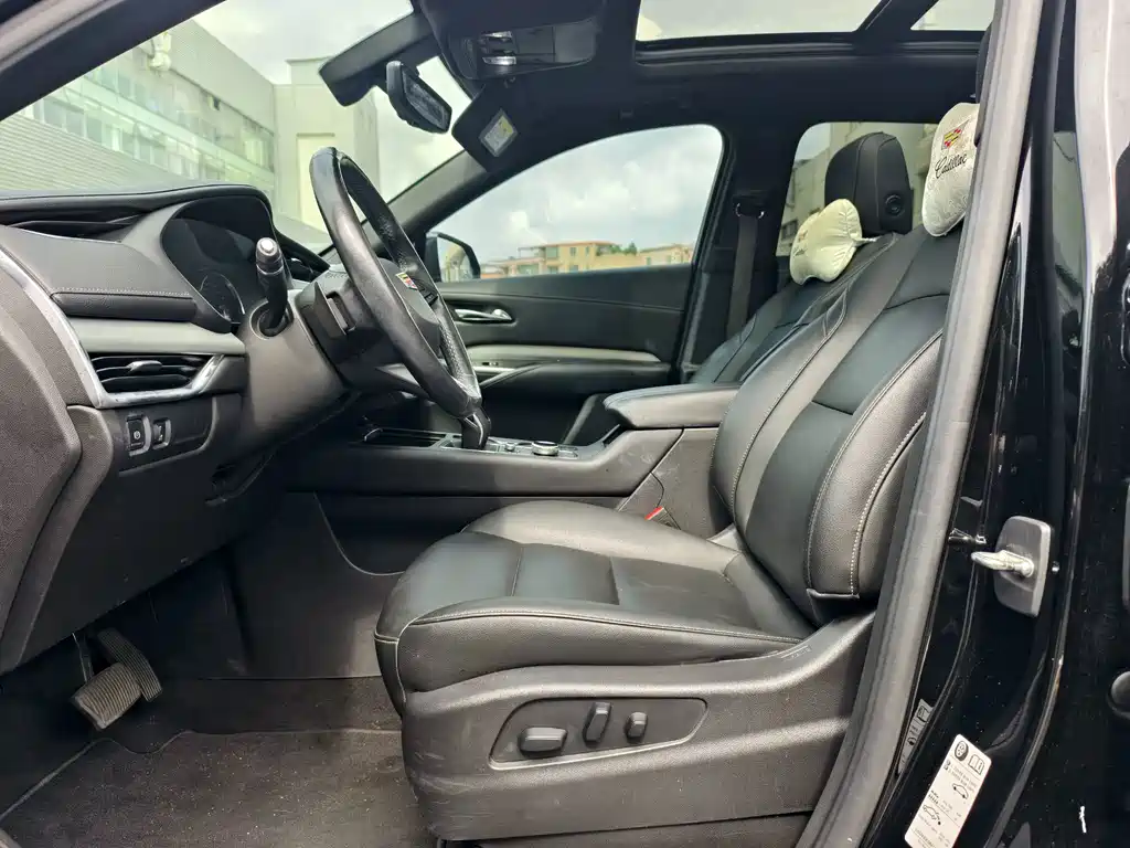 Cadillac XT4 2019 — фото 18