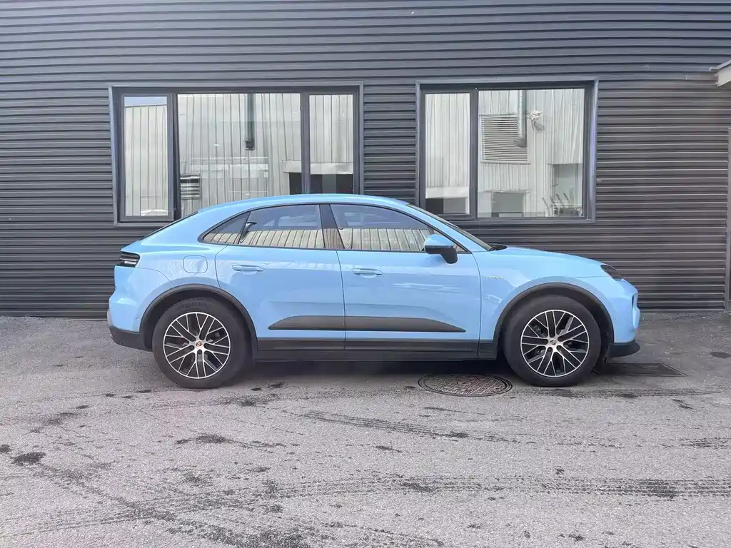 Porsche Macan EV 2025 — фото 4