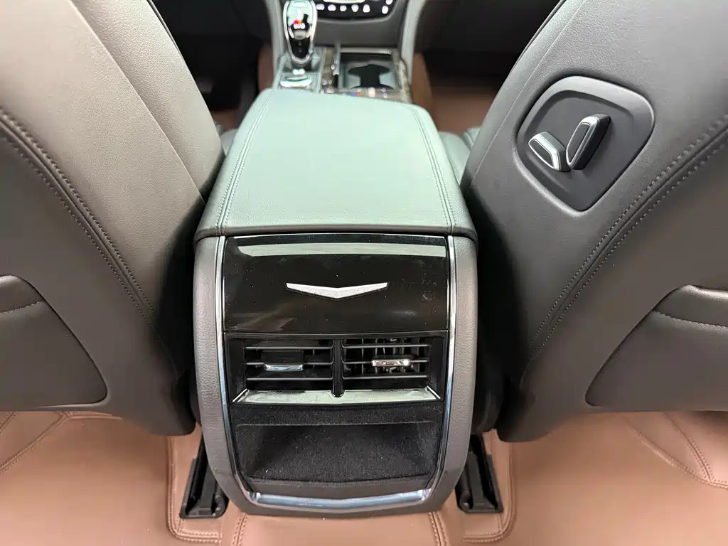 Cadillac CT6 2022 — фото 14