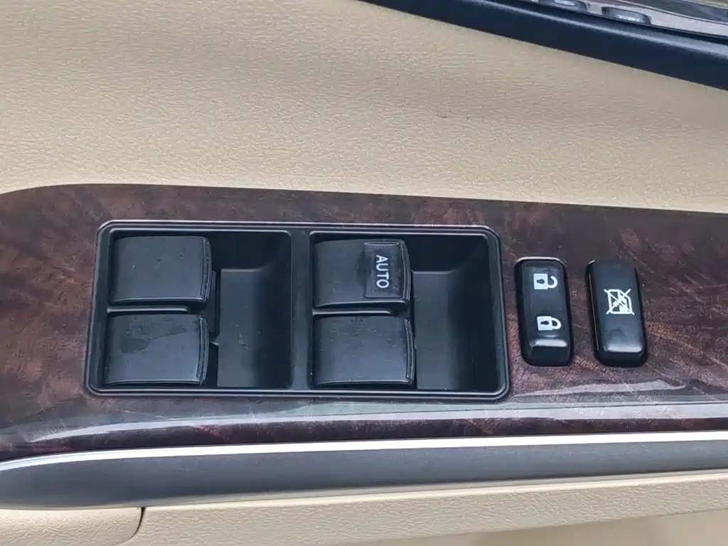 Toyota Camry 2015 — фото 9