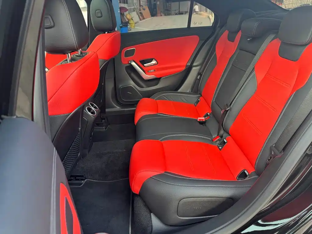 Mercedes-Benz A-Class AMG 2025 — фото 8