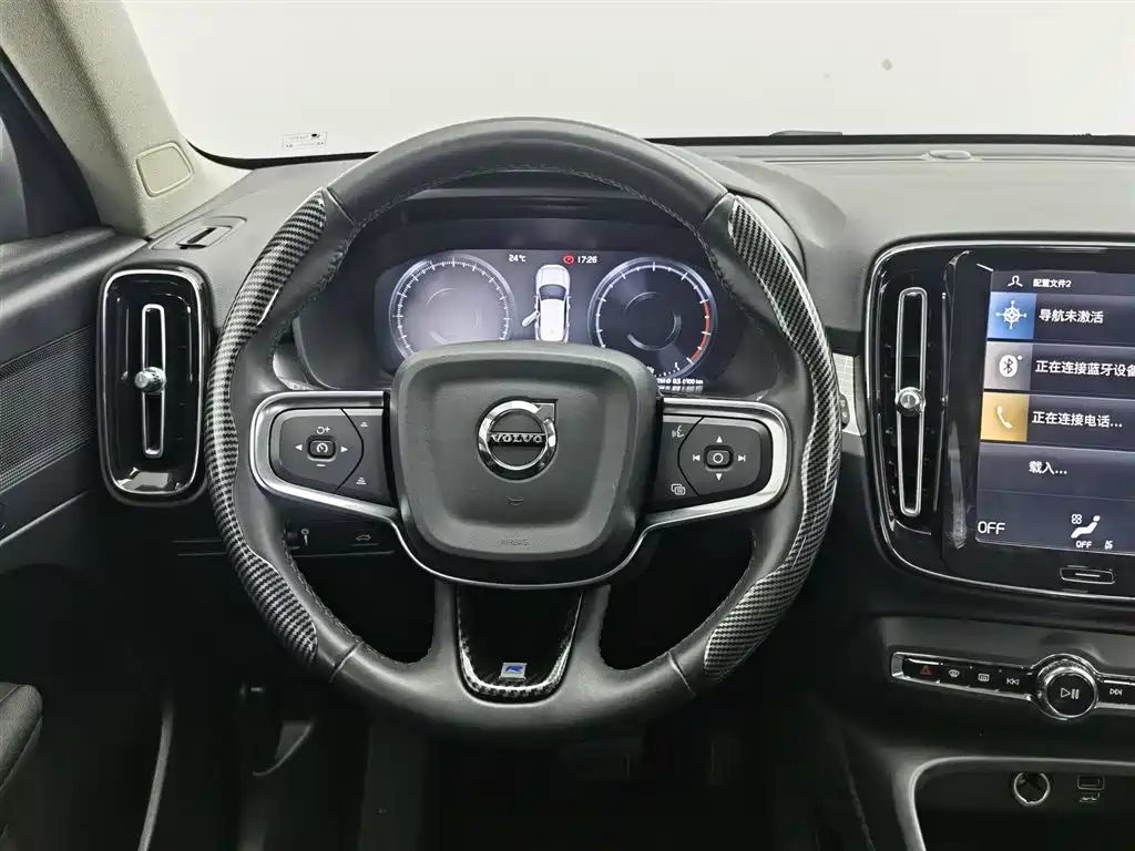 Volvo XC40 2022 — фото 11