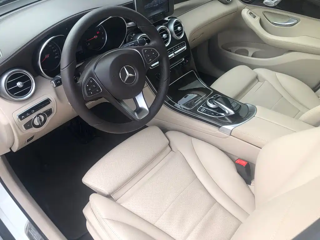 Mercedes-Benz GLC 2016 — фото 12