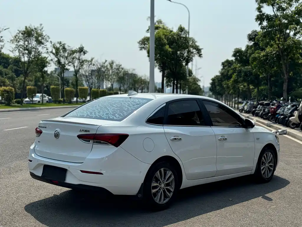 Buick Excelle 2018 — фото 14