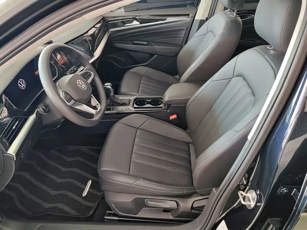 Volkswagen Passat 2023 — фото 15