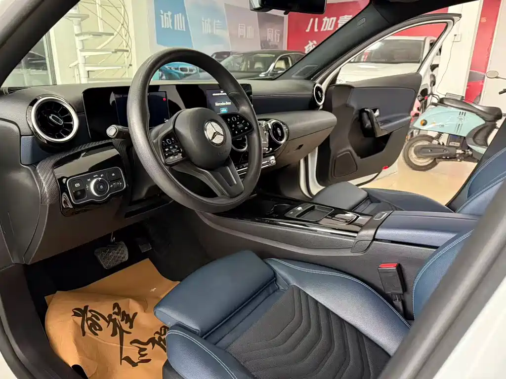Mercedes-Benz A-Class 2020 — фото 6