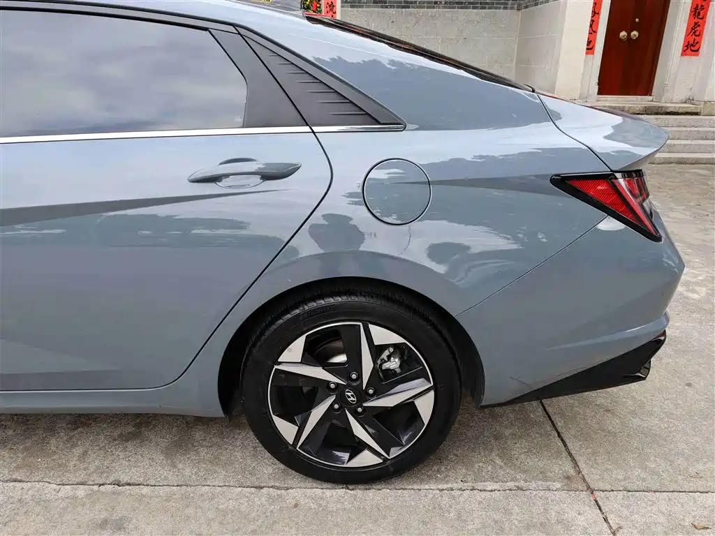 Hyundai Elantra 2021 — фото 28