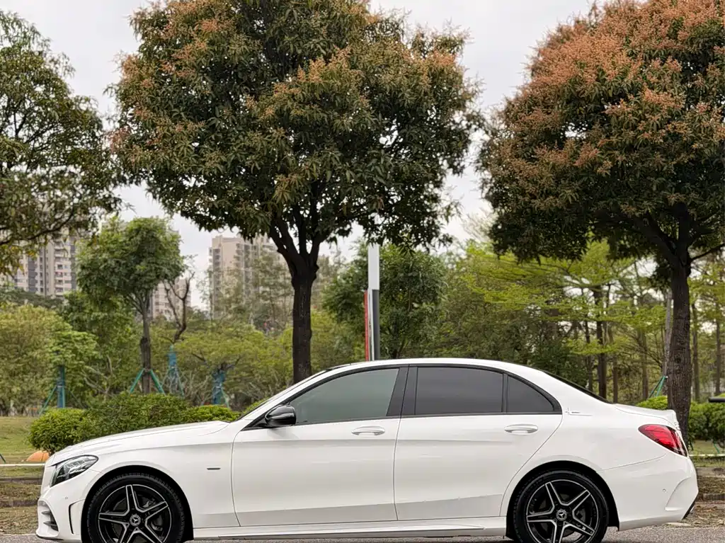 Mercedes-Benz C-Class 2020 — фото 33