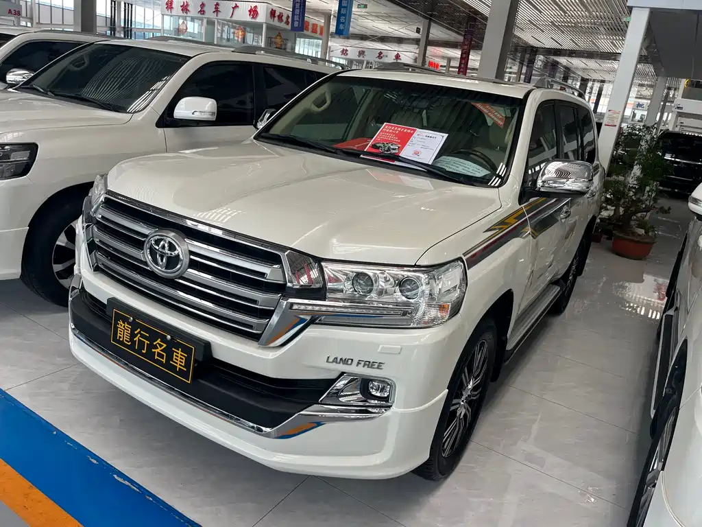 Toyota Land Cruiser 2018 — фото 3