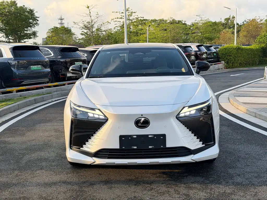 Lexus RZ 2023 — фото 2