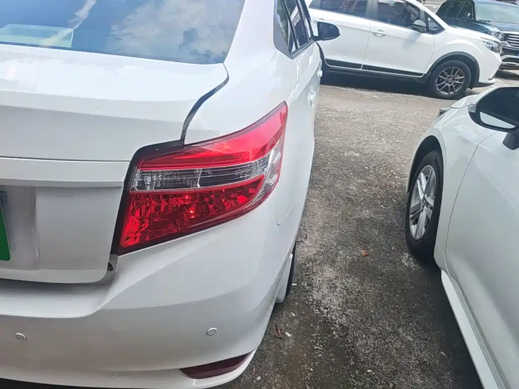 Toyota Vios 2015 — фото 8
