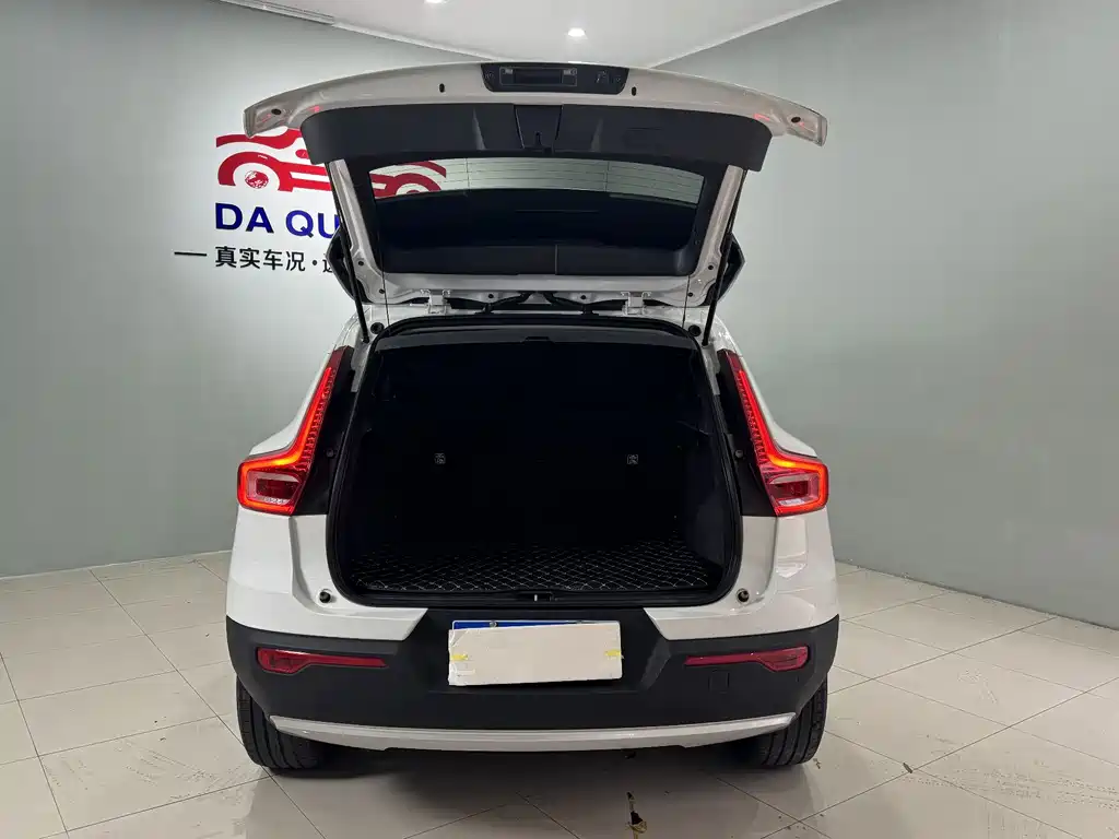 Volvo XC40 2019 — фото 14