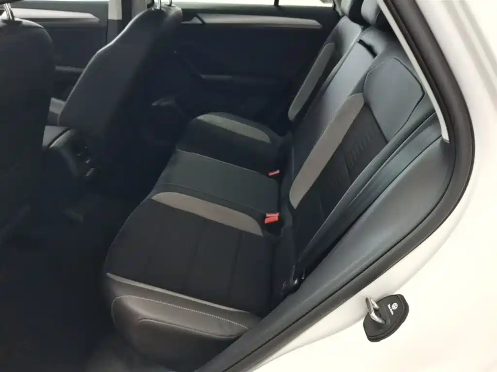 Volkswagen T-Roc 2020 — фото 17