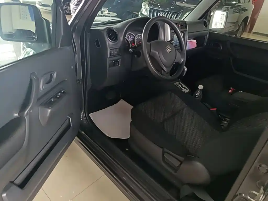 Suzuki Jimny 2015 — фото 16