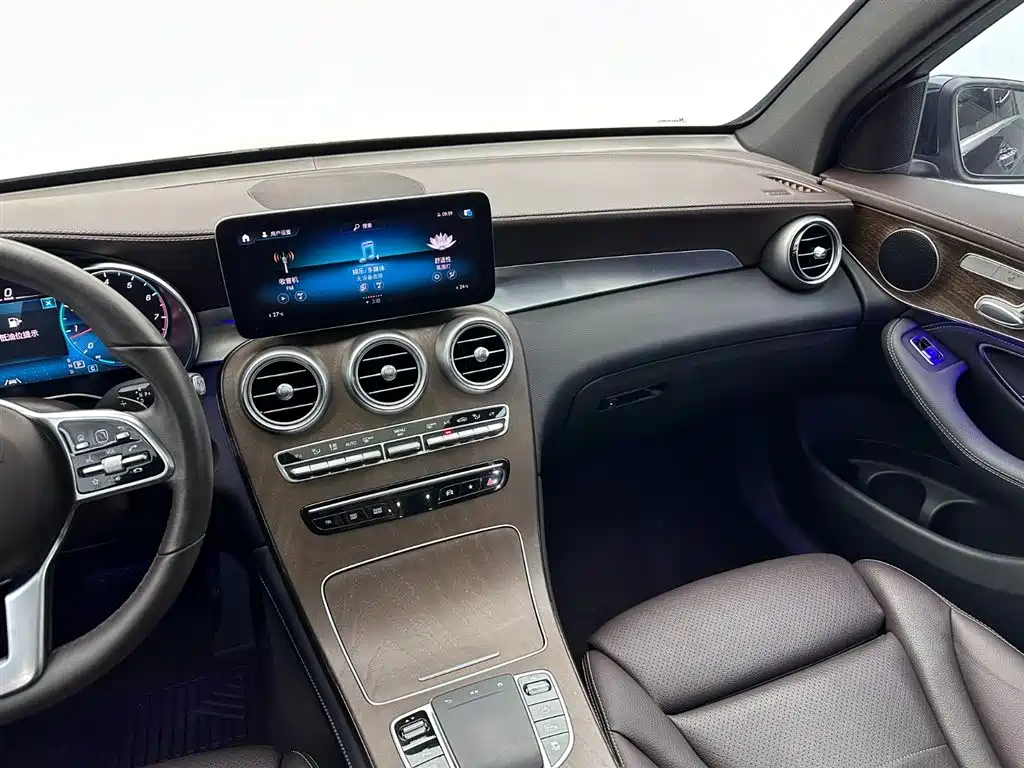 Mercedes-Benz GLC 2020 — фото 15