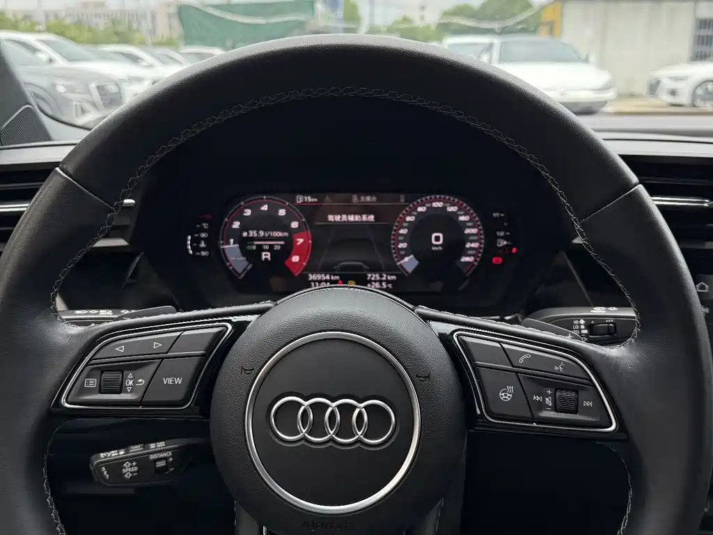 Audi A3 2023 — фото 13