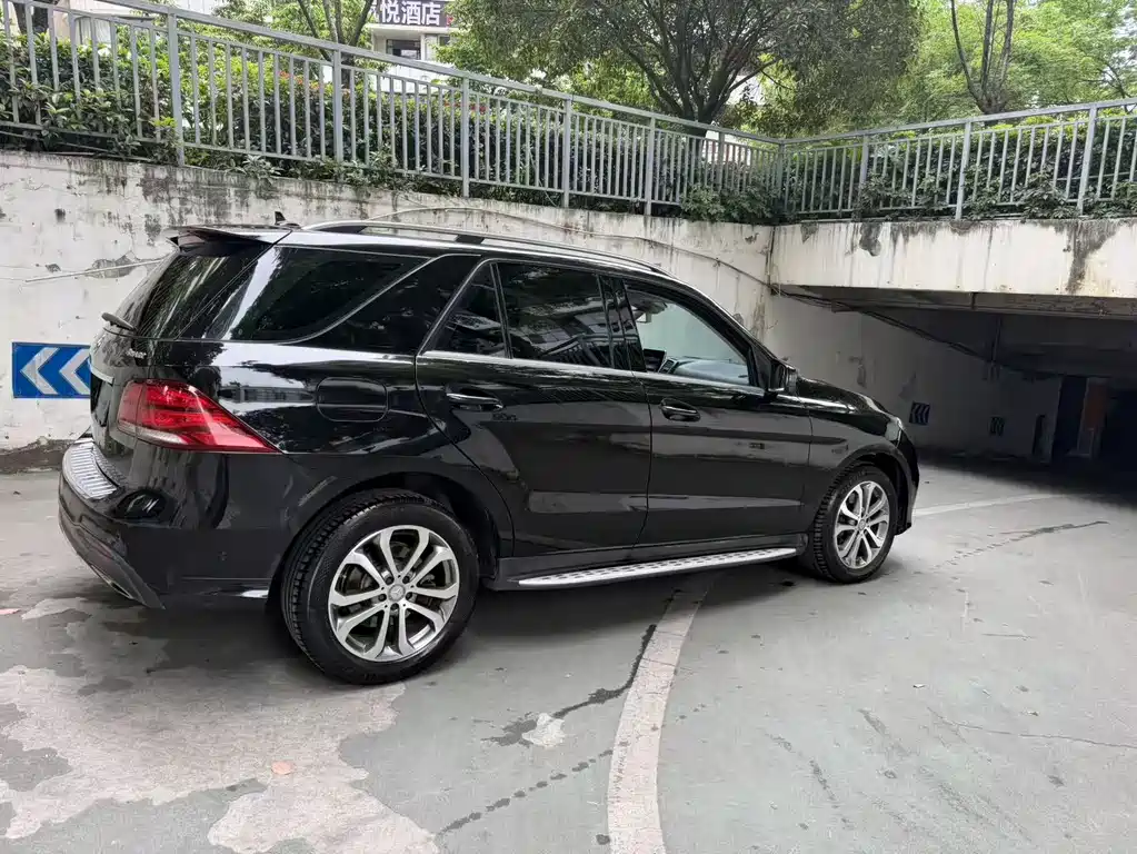 Mercedes-Benz GLE 2016 — фото 15