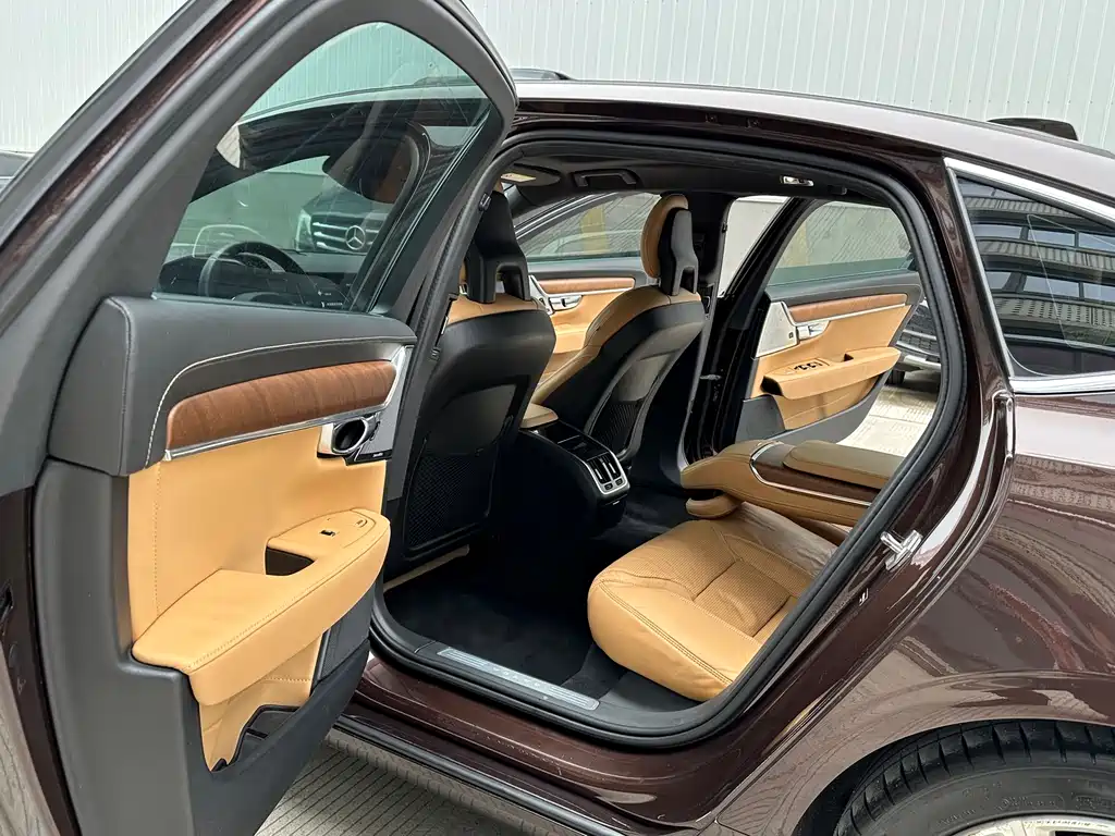 Volvo S90 2017 — фото 10