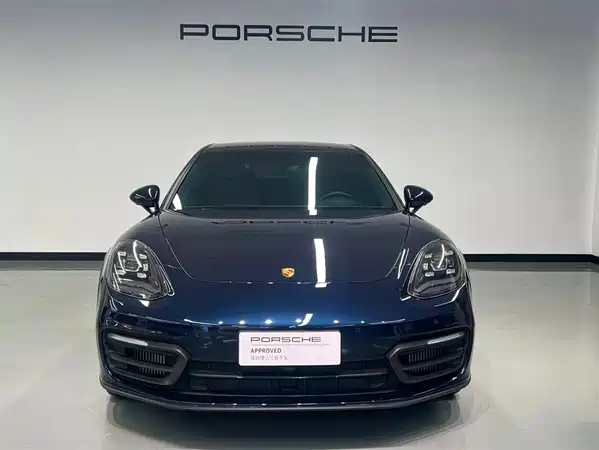 Porsche Panamera 2023