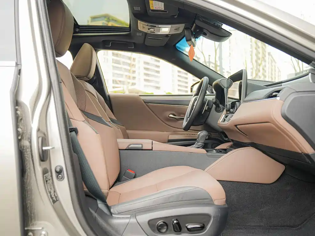 Lexus ES 2025 — фото 13