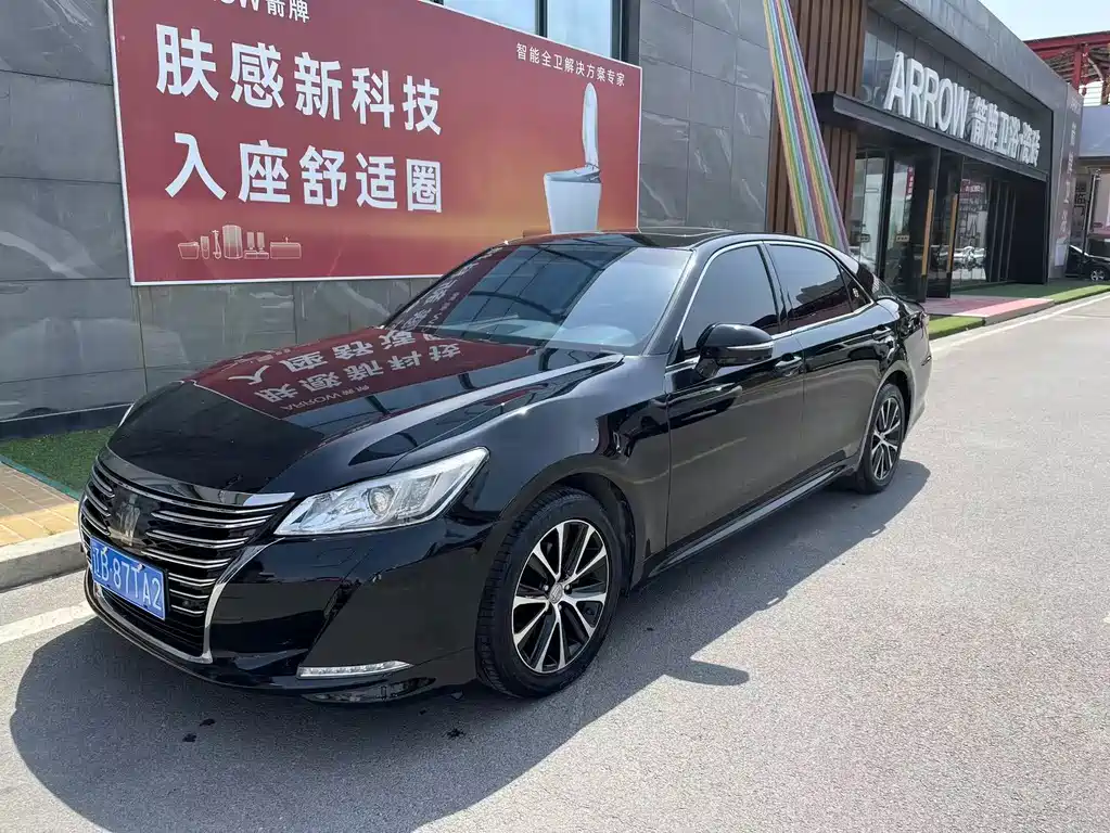 Toyota Crown 2019 — фото 1