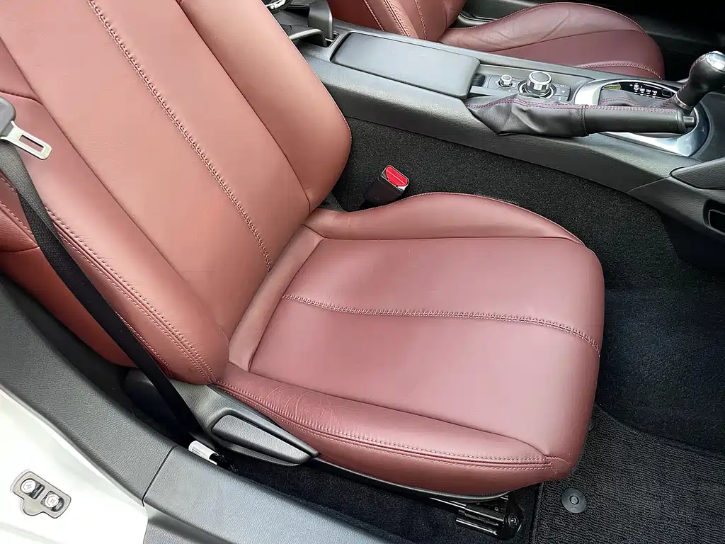 Mazda MX-5 2018 — фото 12