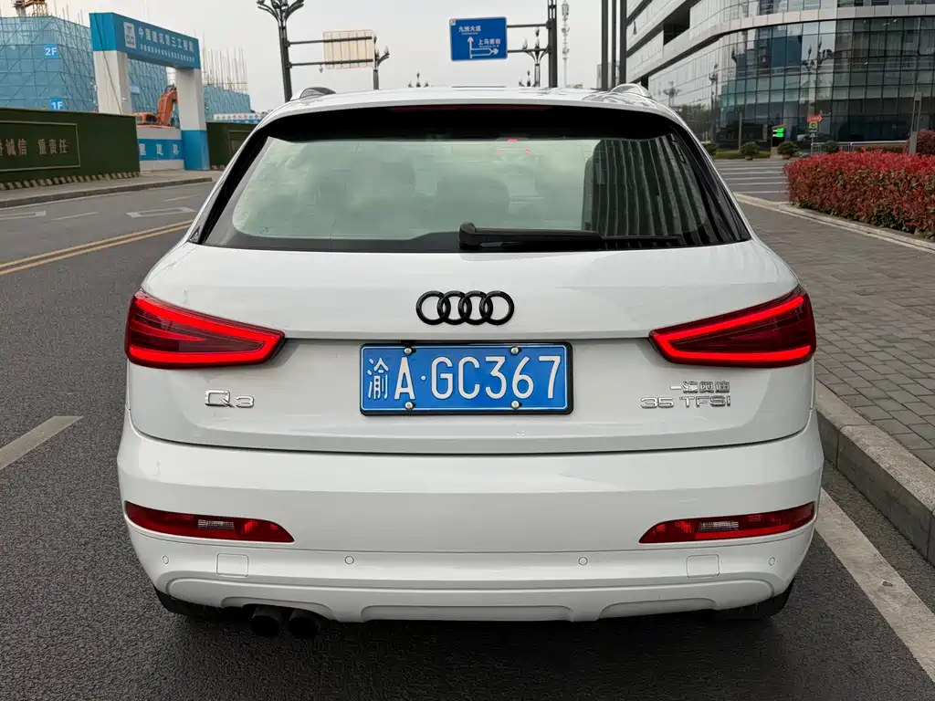 Audi Q3 2015 — фото 15