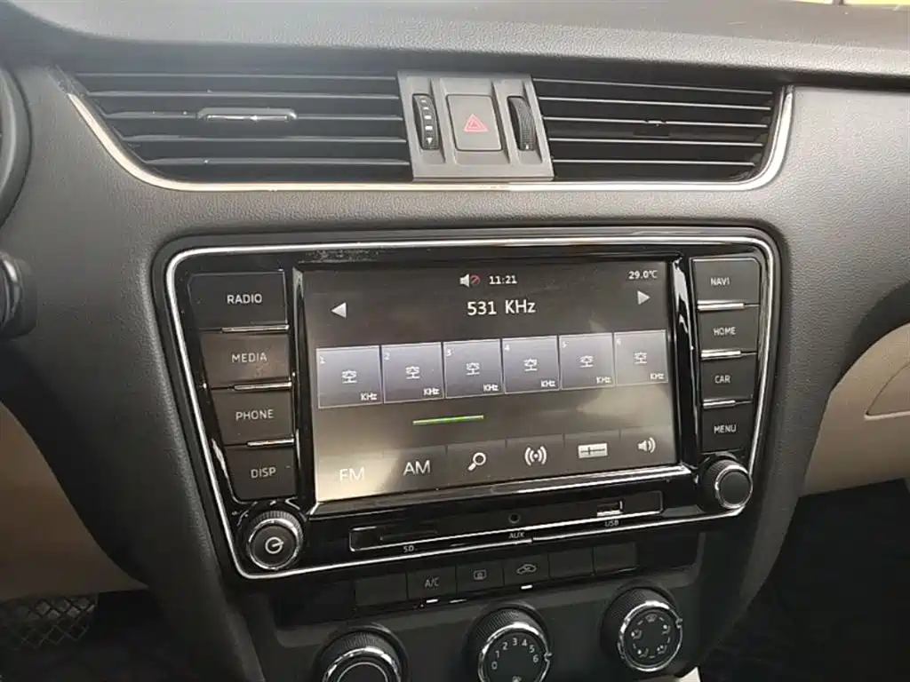 Skoda Octavia 2015 — фото 13