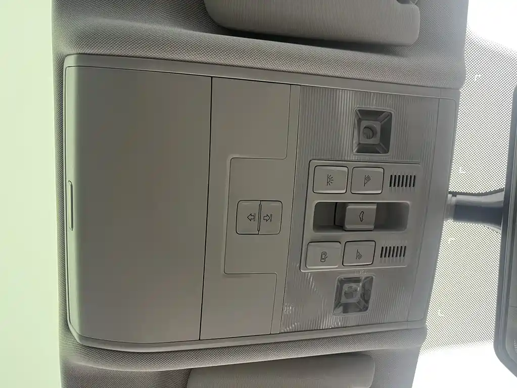 Volkswagen Tiguan L 2023 — фото 15