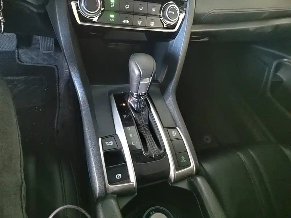 Honda Civic 2018 — фото 14