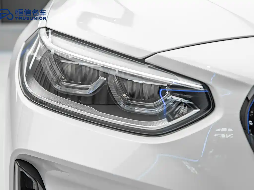 BMW 1 Series 2022 — фото 10